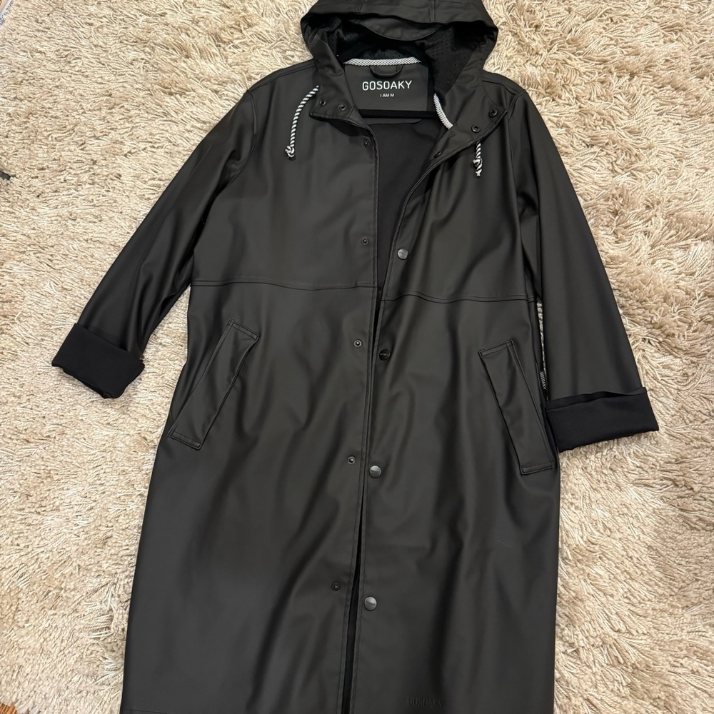 GOSOAKY Adult Raincoat, Black, size M (RARE)
